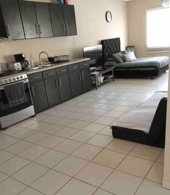 Otay Studio Great Patio Near Otay Crossing & Airport ティファナ エクステリア 写真